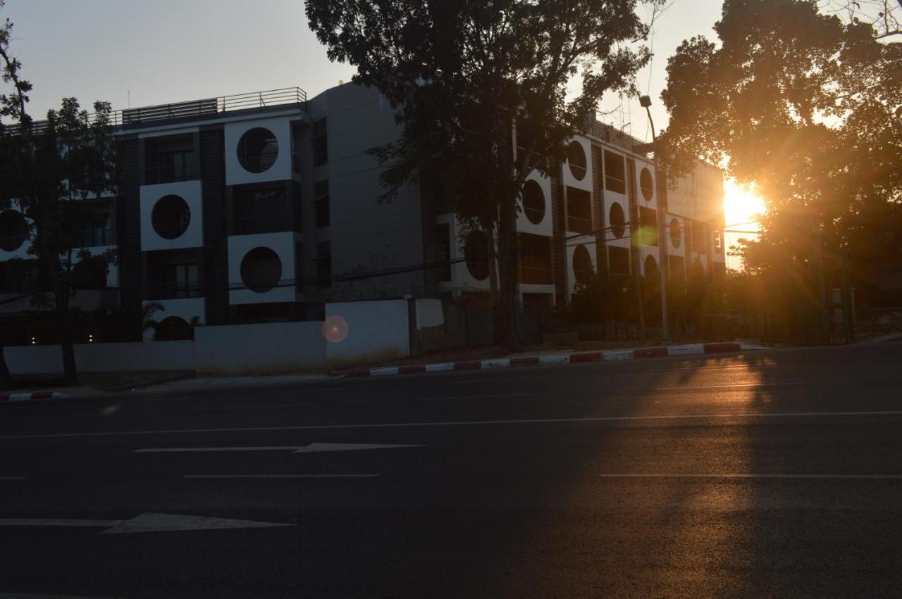 Airport Avenue Hotel Gyogon Exterior foto
